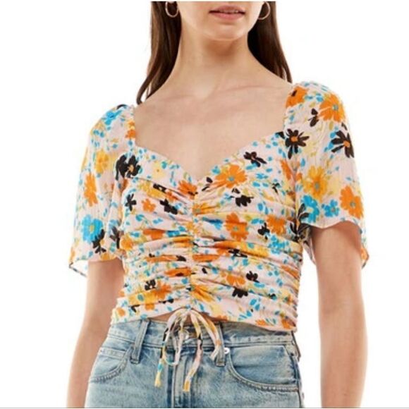 NWT WAYF Secrets Kept Ruched Crop Top Floral - Picture 1 of 8